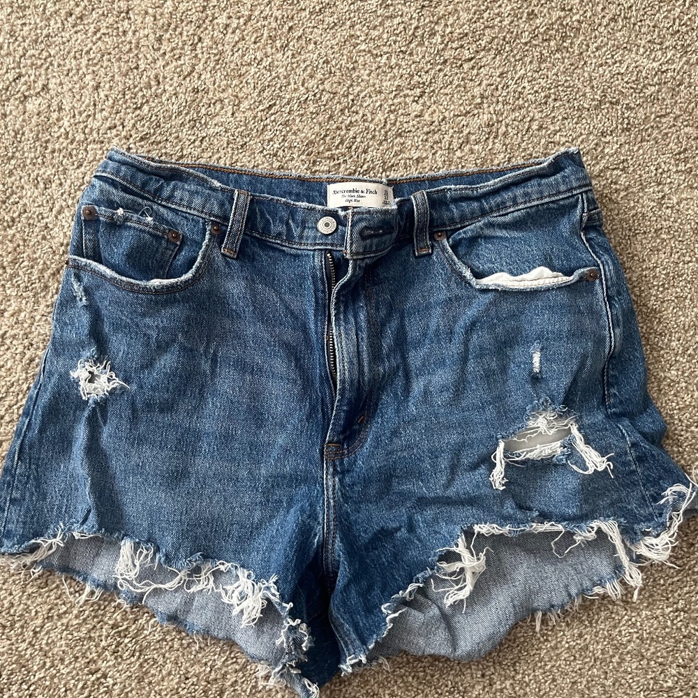 Abercrombie Curve Love High Rise Mom Short